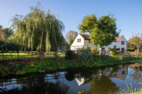 Peaceful Riverside Five Bed Cottage in Somerset